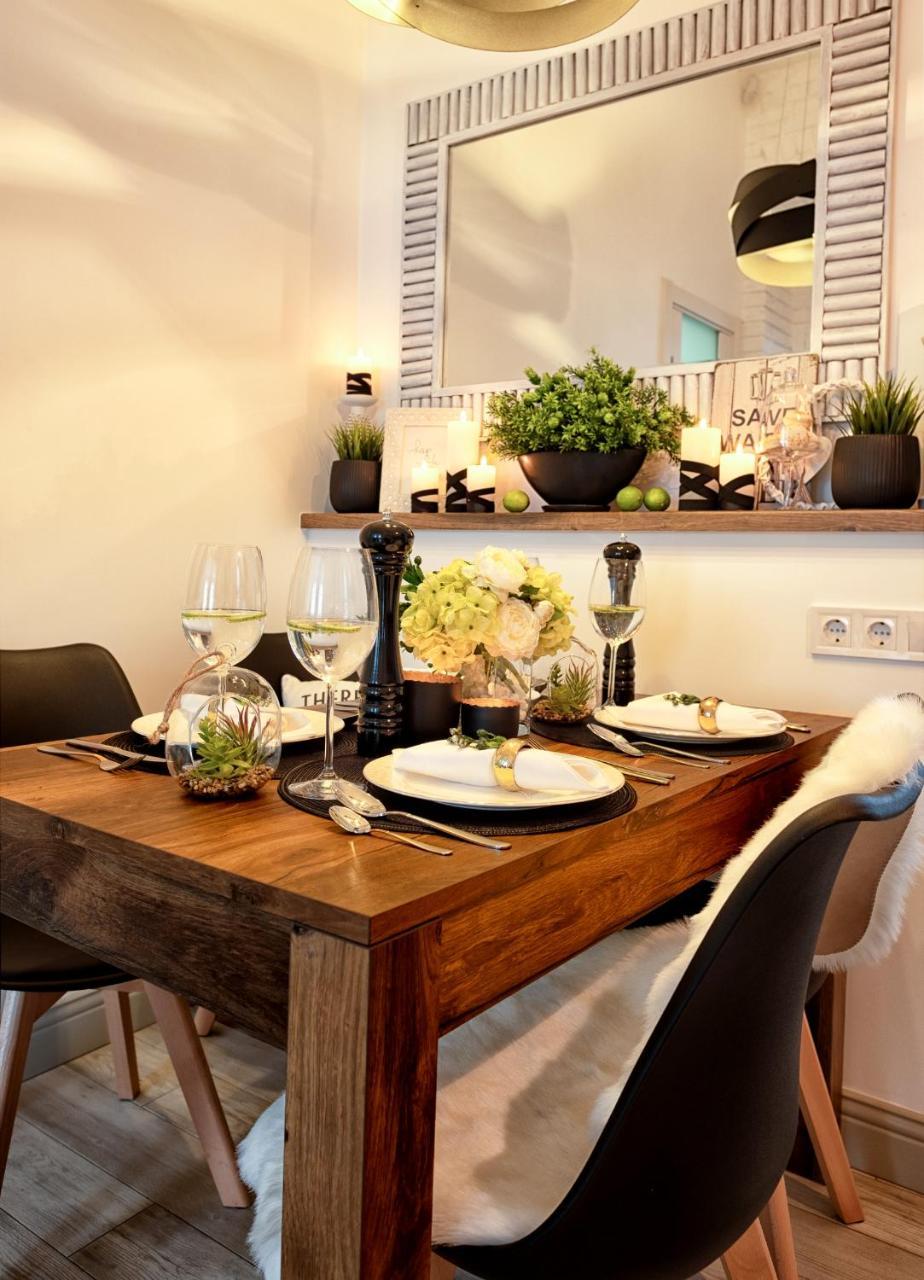 Scandinavian Style Of Lux Apartments In Lviv Ngoại thất bức ảnh