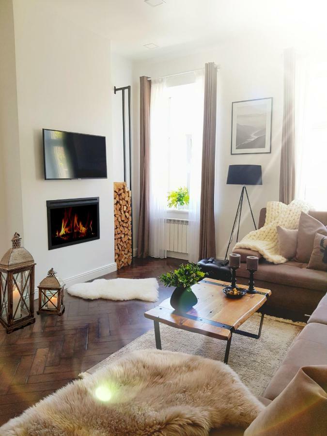 Scandinavian Style Of Lux Apartments In Lviv Ngoại thất bức ảnh